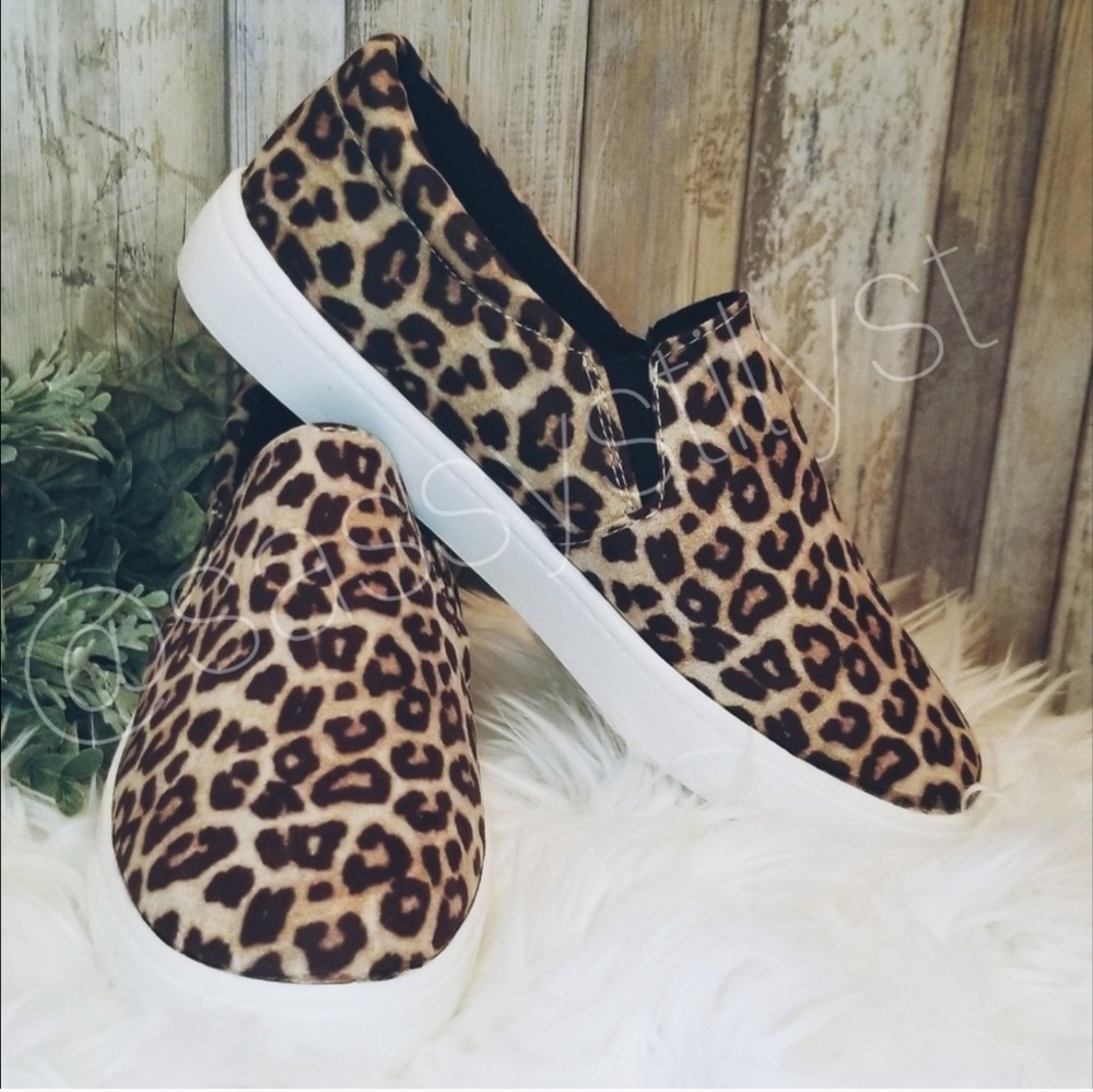 Sz 6 2x the CUSHION Leopard/Cheetah Slip On